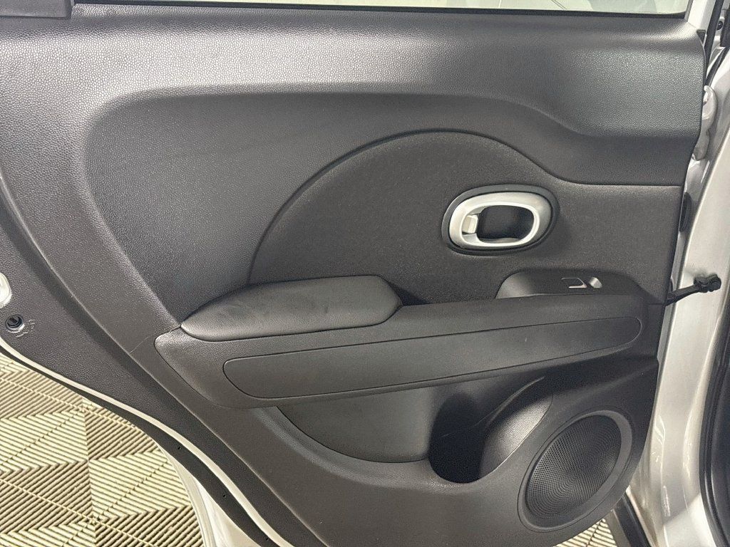 Used 2017 Kia Soul FWD image 17