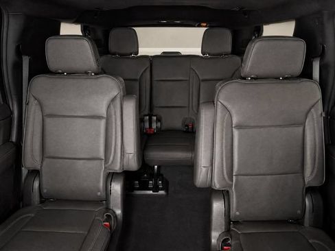 Used 2023 GMC Yukon Denali AWD/4WD image 16