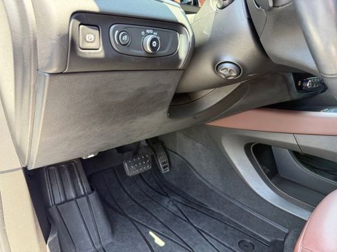 Used 2019 Buick Enclave Avenir w/ Avenir Technology Package FWD image 15