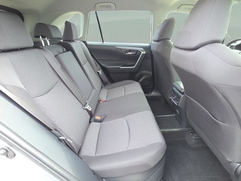 Used 2025 Toyota RAV4 XLE AWD/4WD image 15