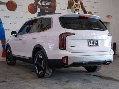Used 2024 Kia Telluride EX image 22