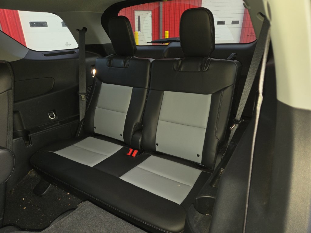 Used 2023 Ford Explorer XLT w/ Equipment Group 202A AWD/4WD image 22