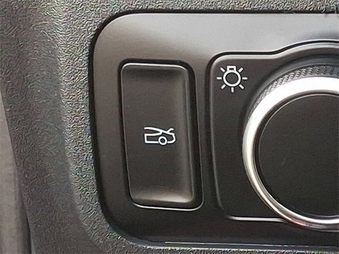 Used 2025 Ford Mustang Premium image 24