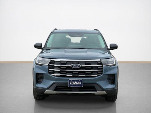 New 2026 Ford Explorer Active RWD image 2
