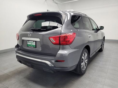 Used 2019 Nissan Pathfinder S image 9