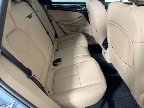Certified 2026 Porsche Macan AWD/4WD image 28