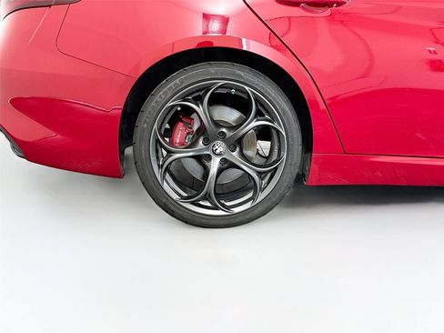 Used 2019 Alfa Romeo Giulia Ti Sport w/ Quick Order Package 22U Sport RWD image 19