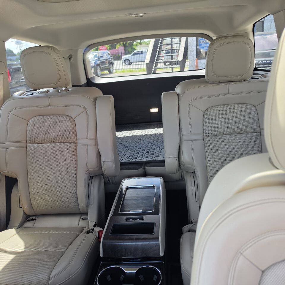 Used 2020 Lincoln Aviator Reserve w/ Equipment Group 201A RWD image 13