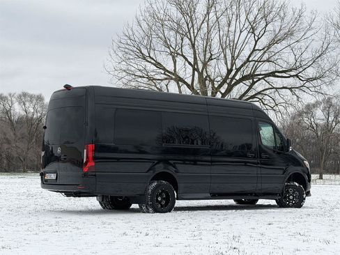 Used 2024 Mercedes-Benz Sprinter 3500 image 33