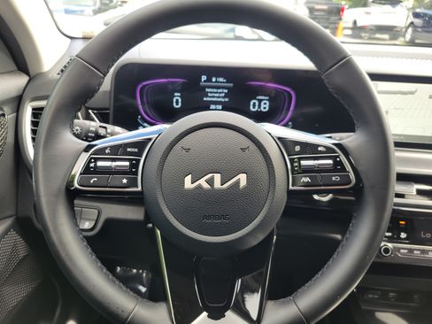 Used 2025 Kia Seltos S FWD image 18