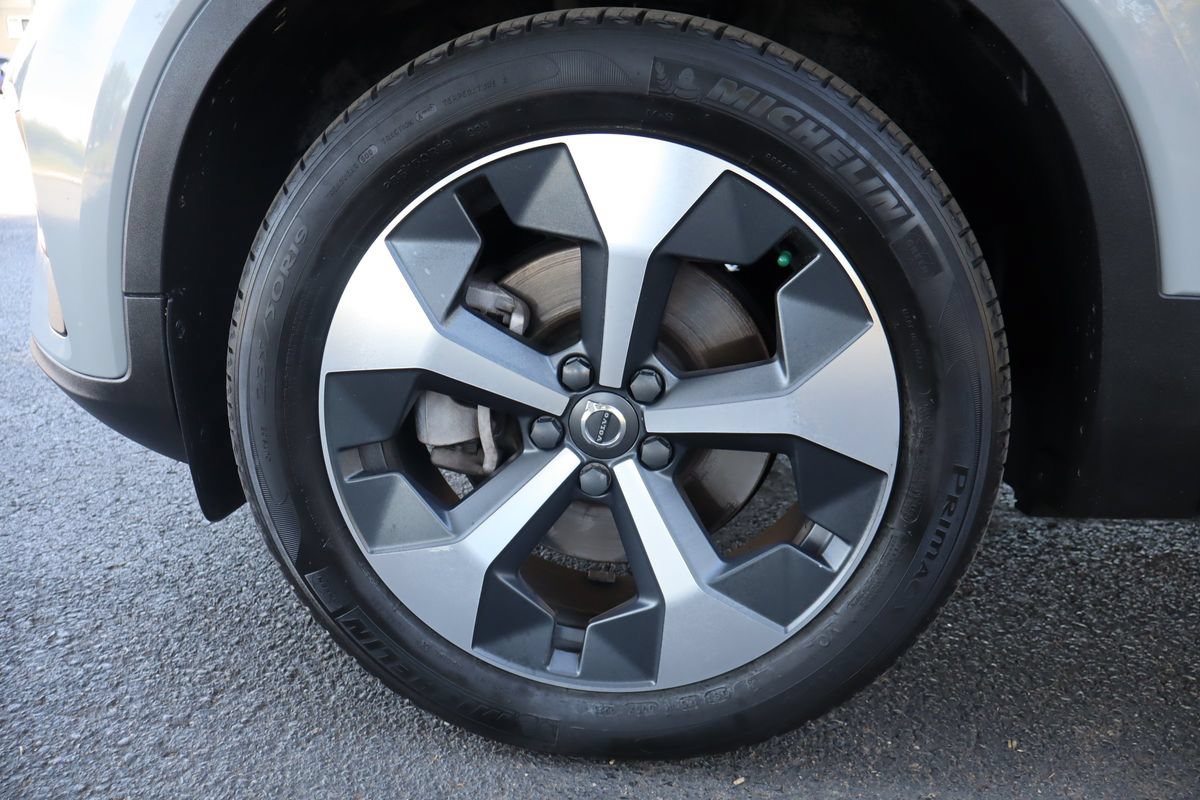 Used 2024 Volvo XC40 B5 Core w/ Protection Package Premier AWD/4WD image 41