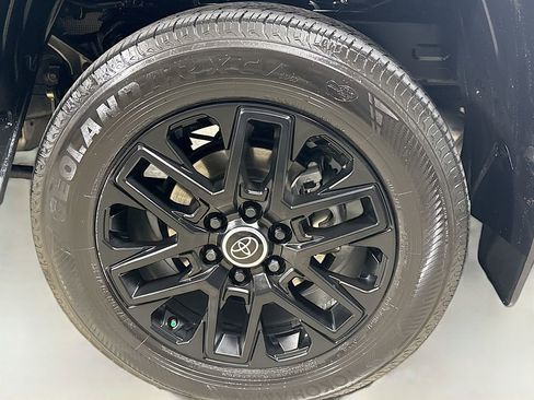 Used 2024 Toyota Tundra Limited image 32