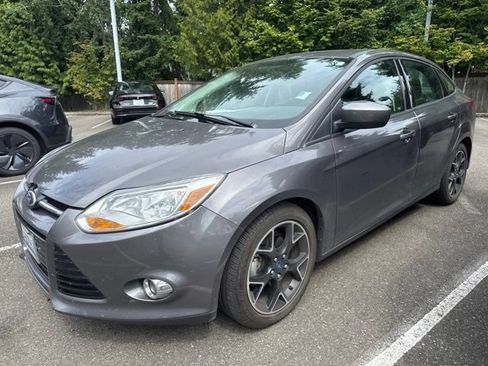 Used 2012 Ford Focus SE FWD image 2