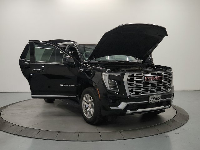 Used 2025 GMC Yukon Denali AWD/4WD image 11