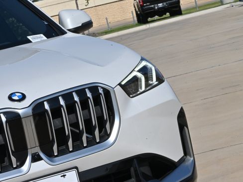 Used 2026 BMW X1 xDrive28i AWD/4WD image 9