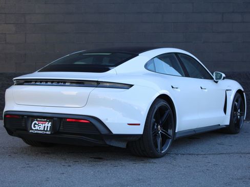 Used 2021 Porsche Taycan 4S image 9