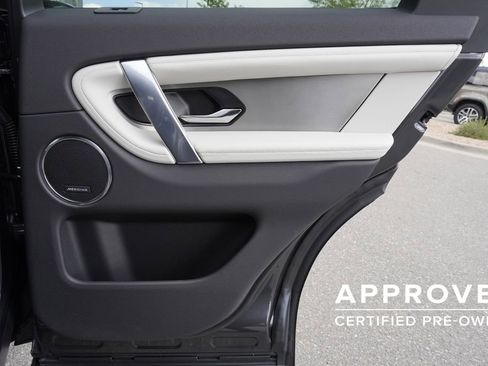 Used 2025 Land Rover Discovery Sport Dynamic SE AWD/4WD image 25
