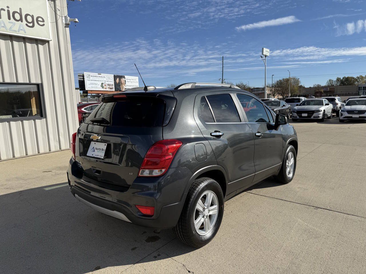 Used 2017 Chevrolet Trax LT w/ Driver Confidence Package AWD/4WD image 4
