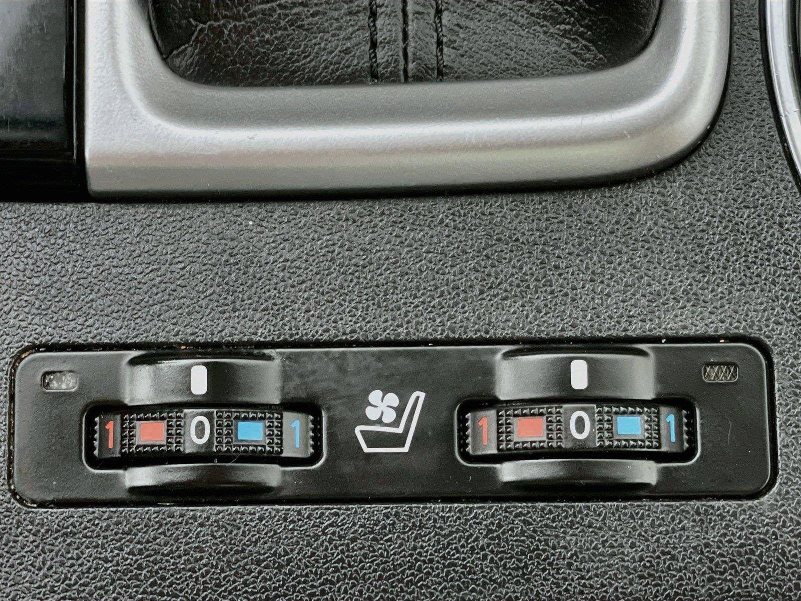 Used 2019 Toyota Highlander Limited Platinum AWD/4WD image 23