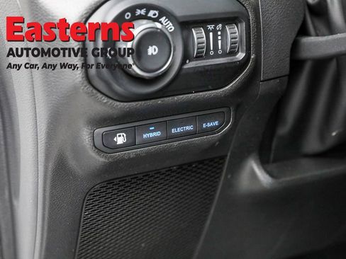 Used 2022 Jeep Wrangler Unlimited Rubicon 4xe w/ Cold Weather Group AWD/4WD image 23