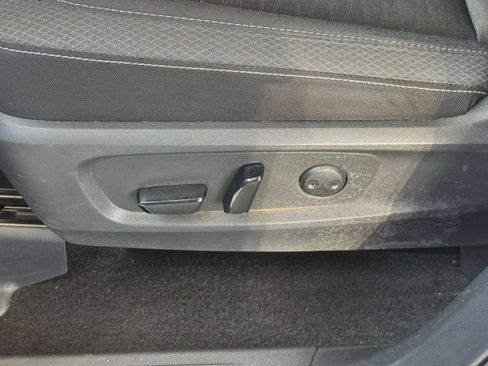 Used 2025 Nissan Pathfinder SV AWD/4WD image 18