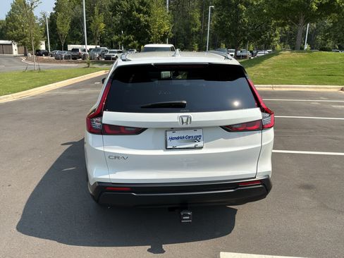 Used 2025 Honda CR-V EX image 9