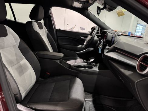 Used 2024 Chevrolet Trax RS w/ Driver Confidence Package image 35