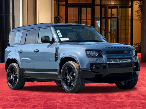 New 2026 Land Rover Defender 110 X-Dynamic SE image 8