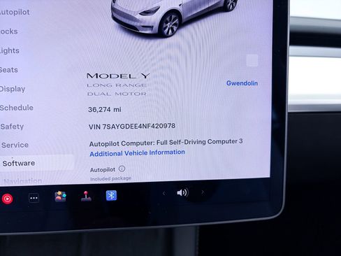 Used 2022 Tesla Model Y Long Range image 23
