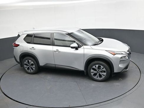 Used 2023 Nissan Rogue SV image 18