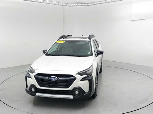 Certified 2024 Subaru Outback Limited AWD/4WD image 3