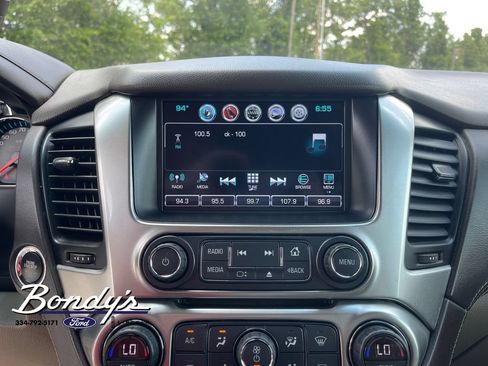 Used 2017 Chevrolet Suburban LT w/ Luxury Package RWD image 5