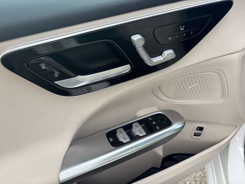 Used 2025 Mercedes-Benz C 300 4MATIC Sedan image 20