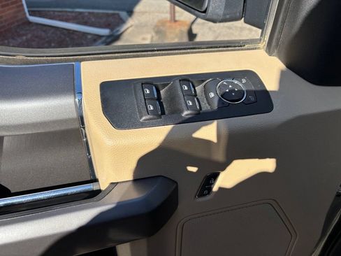 Used 2020 Ford F150 XLT w/ Equipment Group 302A Luxury AWD/4WD image 11