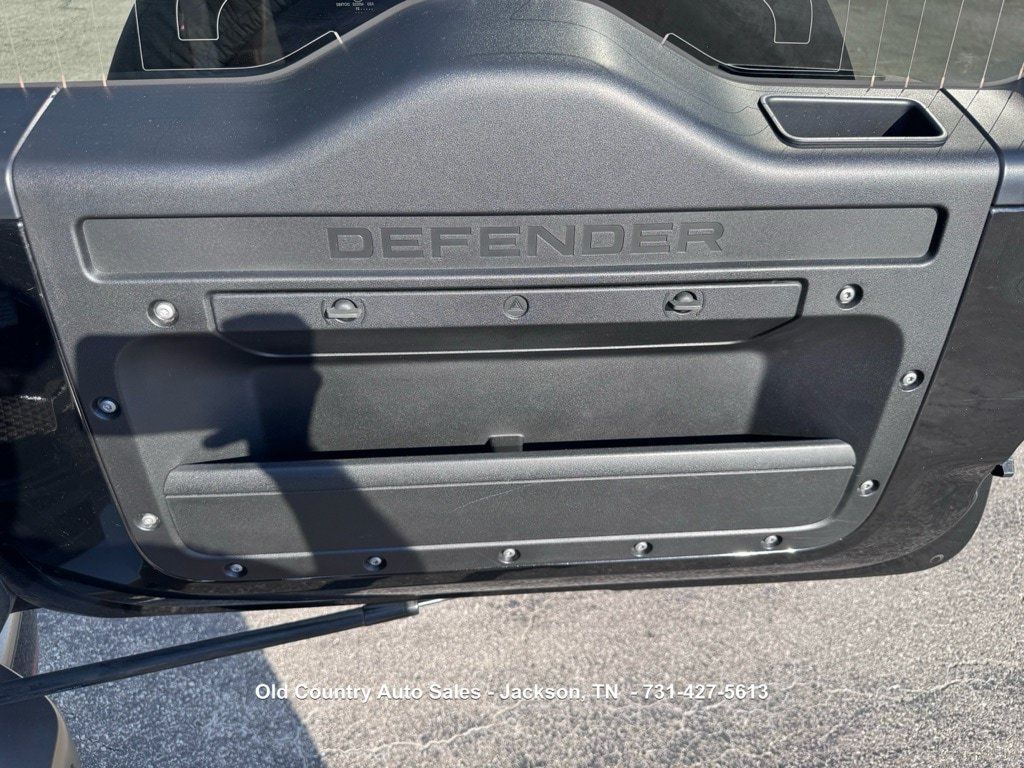 Used 2021 Land Rover Defender 90 X-Dynamic S AWD/4WD image 14
