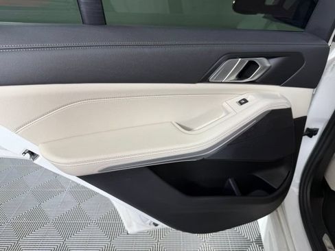 Used 2022 BMW X5 xDrive40i w/ M Sport Package AWD/4WD image 19