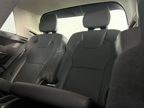 Used 2025 Volvo XC90 B6 Plus image 28