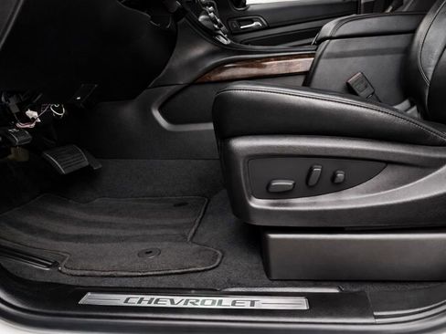 Used 2019 Chevrolet Tahoe LT w/ Luxury Package image 33