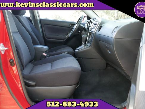 Used 2006 Pontiac Vibe Sport Wagon 4D w/ Preferred Package image 15