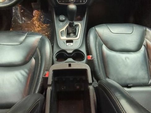 Used 2016 Jeep Cherokee Limited AWD/4WD image 22