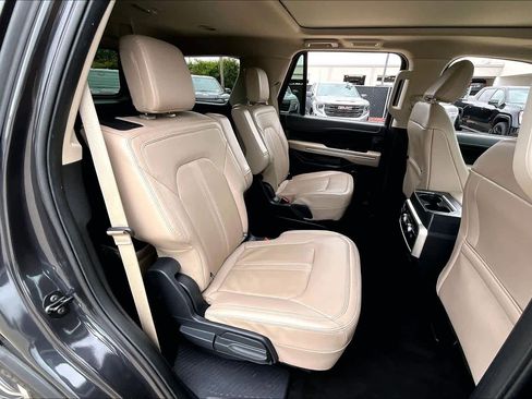 Used 2024 Ford Expedition Limited AWD/4WD image 20