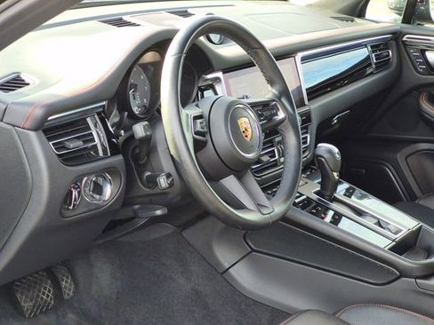 Used 2024 Porsche Macan S image 10
