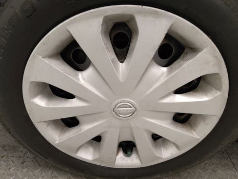 Used 2019 Nissan Versa SV image 31