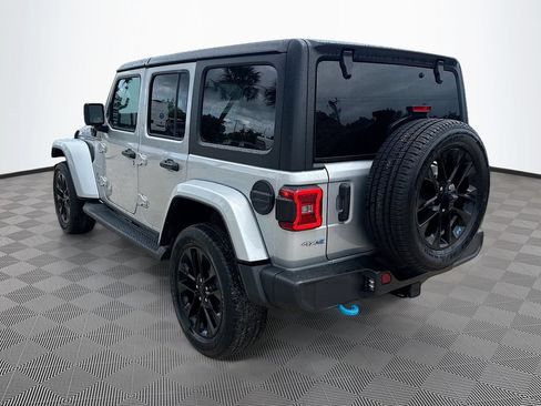 Used 2023 Jeep Wrangler Unlimited Sahara w/ Cold Weather Group AWD/4WD image 8