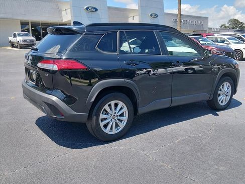 Used 2023 Toyota Corolla Cross LE FWD image 4