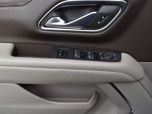 Used 2023 Chevrolet Tahoe Z71 w/ Luxury Package image 13