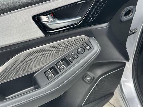 Used 2024 Acura MDX SH-AWD w/ Technology Package image 15