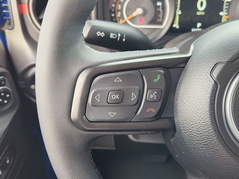 Used 2025 Jeep Wrangler Unlimited Rubicon image 34