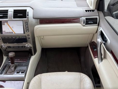 Used 2016 Lexus GX 460 w/ Premium Package image 11