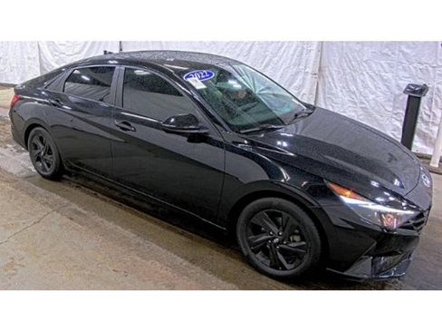 Used 2022 Hyundai Elantra SEL w/ Convenience Package FWD image 3